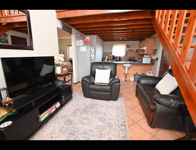 2 BEDROOM APARTMENT FOR SALE IN LONEHILL